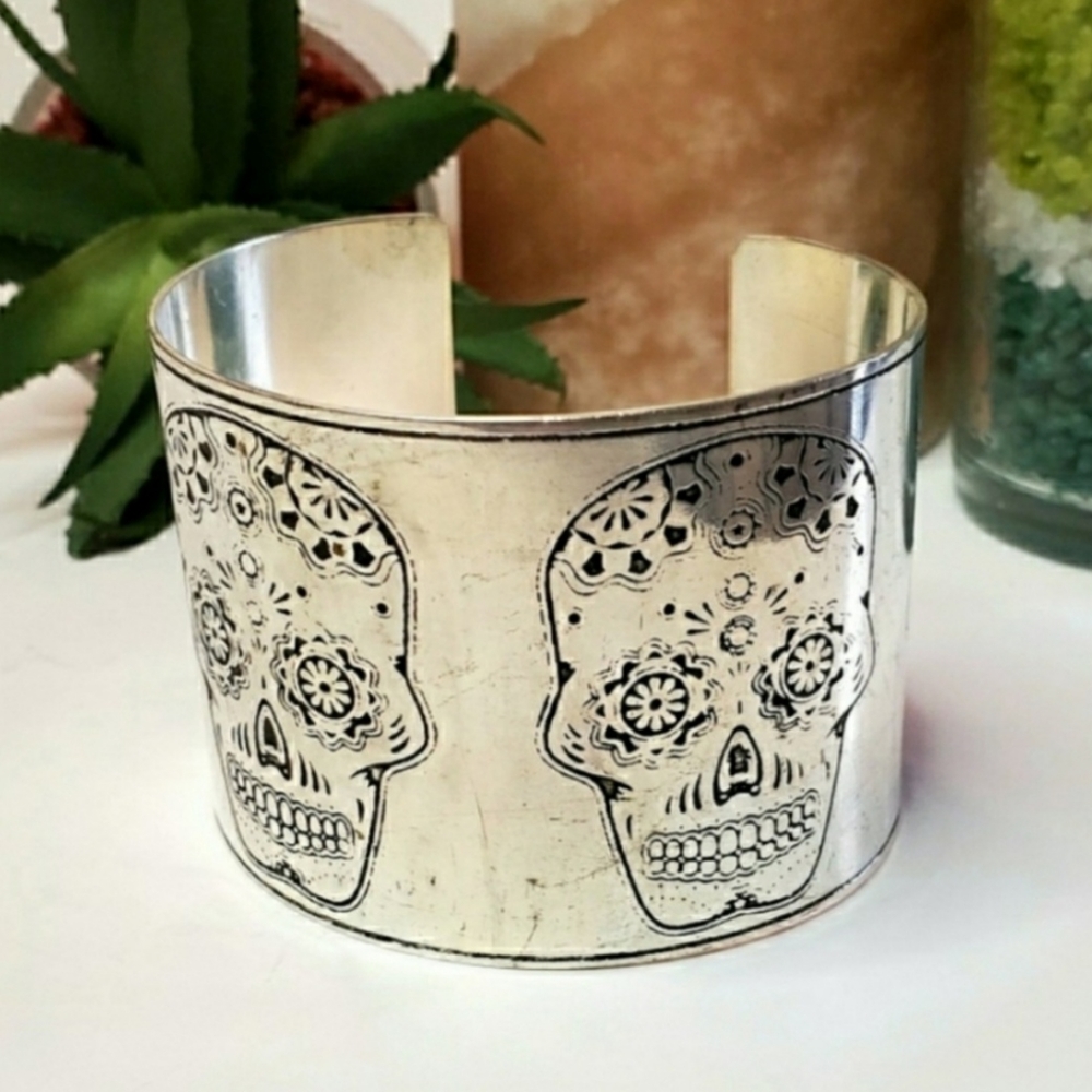 Etched Skull Silver Cuff Bracelet